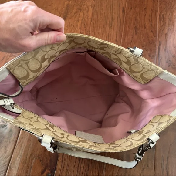 Coach Beige and Cream Signature Tote - Picture 13 of 15